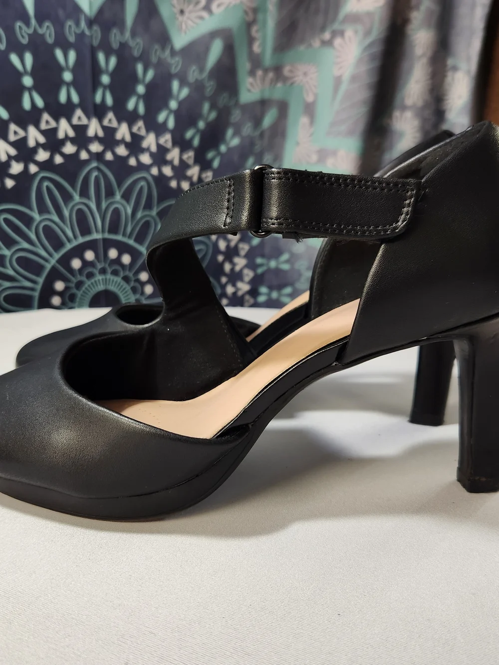 ⭐️Clarks Ambyr Glow Black Leather Platform Pump Heels Comfort Mary Jane Size 9